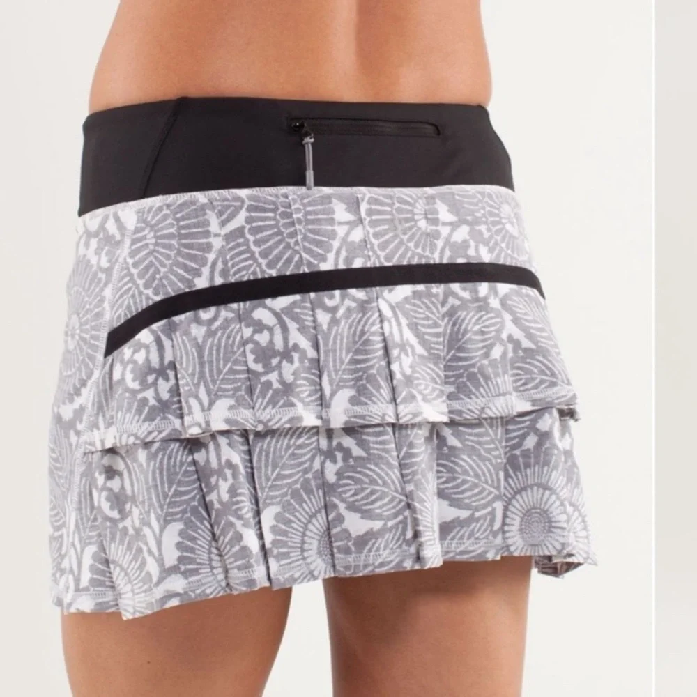 Lululemon Circuit Breaker Pleaded Skort. Size 10 Women’s